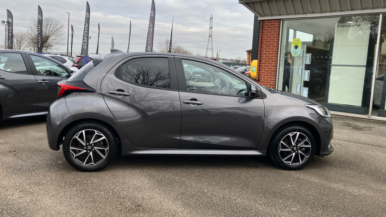 Toyota Yaris 1.5 Hybrid Design 5dr CVT Hybrid Hatchback